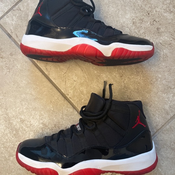 Air Jordan retro 11 bred 2012 - Picture 3 of 11